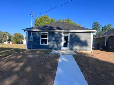 Main picture of 608 S Cowgill St