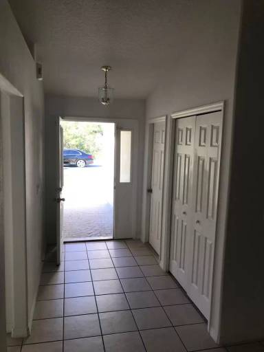 Main picture of 9 Rainbow Ln