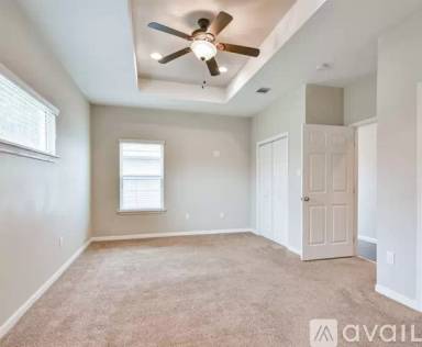 Main picture of 902 E 32nd St
