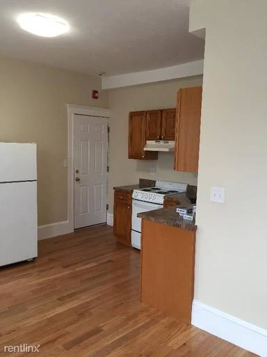 Main picture of 894 Huntington Ave