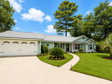Main picture of 102 Summer Dr