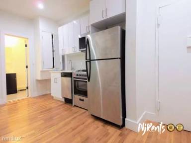 Main picture of 196 Clinton Ave