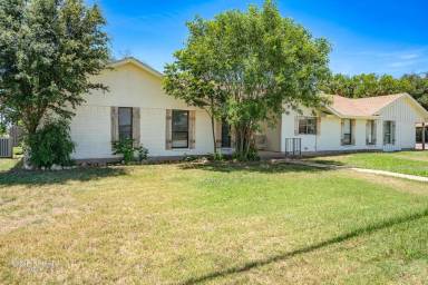 Main picture of 951 Kenwood Dr