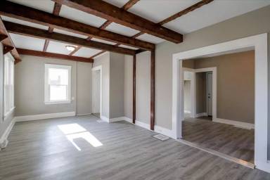 Main picture of 5250 Forest Ave