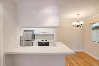Main picture of 355 Half Moon Ln