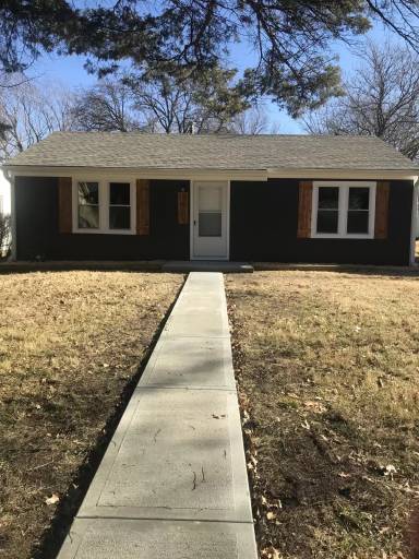 Main picture of 2430 SE Virginia Ave