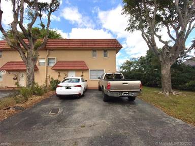 Main picture of 7000 NW 169th St