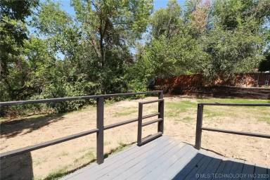 Main picture of 633 Loop Dr