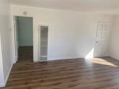 Main picture of 1025 E Deodar St