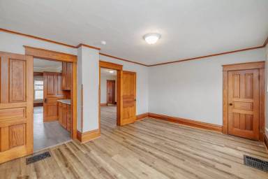 Main picture of 132 W 14th Ave