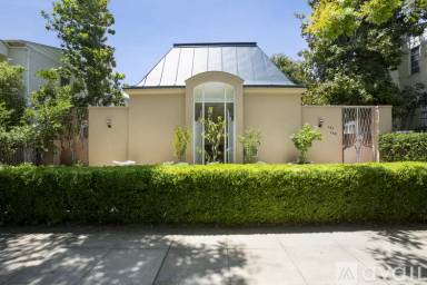 Main picture of 141 S Camden Dr