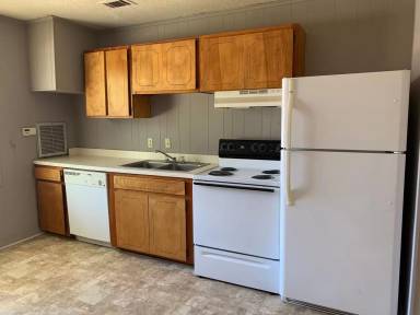 Main picture of 429 Wilson Ave E