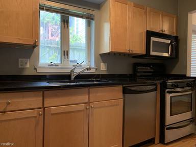 Main picture of 4889 N Ashland Ave