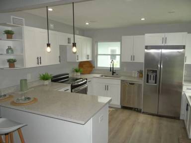 Main picture of 4110 Indianapolis St NE