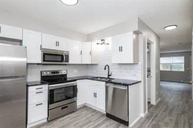 Main picture of 302 Sal Blvd