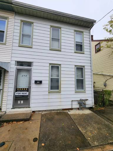 Main picture of 452 New St