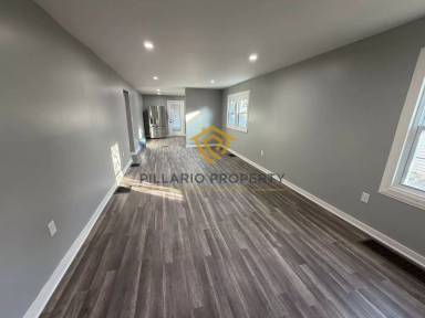 Main picture of 3906 Hoyt Ave