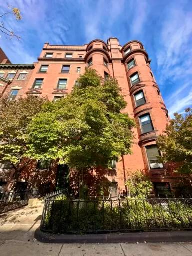 Main picture of 504 Beacon St