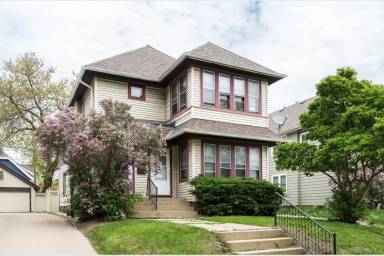 Main picture of 5730 W Wisconsin Ave