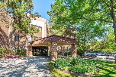 Main picture of 1002 Castilian Ct