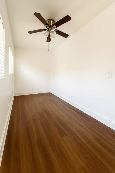 Main picture of 1449 W 28th St