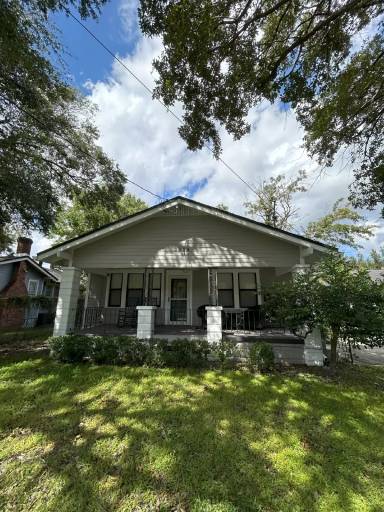 Main picture of 2333 Gilmore St