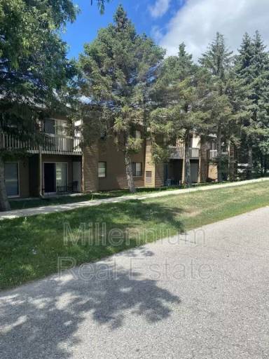 Main picture of 25 Louck St