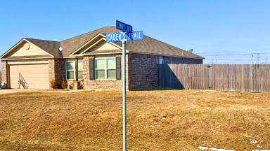 Main picture of 42124 Cadens Trl