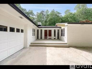 Main picture of 2300 Eason Dr