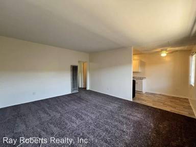 Main picture of 1101 E 11th St