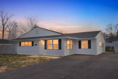 Main picture of 40 Montrose Dr