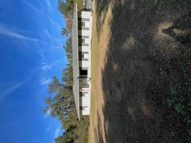 Main picture of 2341 Russell Rd