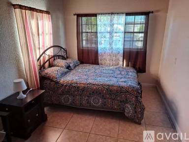 Main picture of 6700 SW 26th St