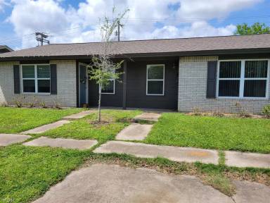 Main picture of 1203 Airline Dr