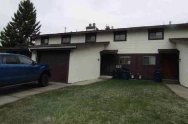 Main picture of 627 Willow Creek Ct