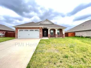 Main picture of 256 Hunt St