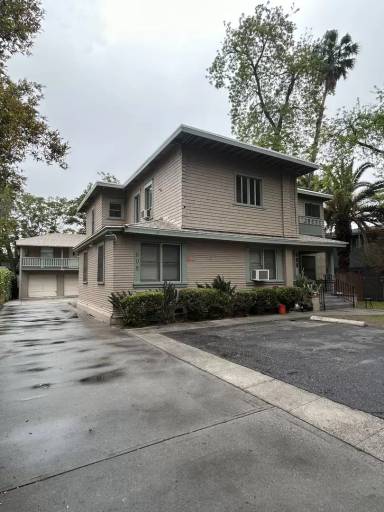 Main picture of 612 N Marengo Ave