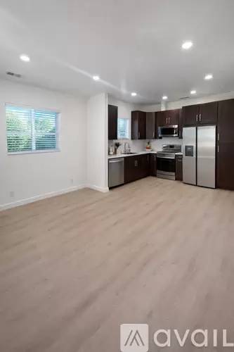 Main picture of 9150 Columbus Ave