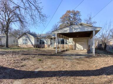 Main picture of 1901 N Saint Luke Ave
