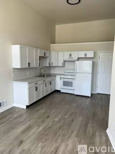 Main picture of 807 W Main St