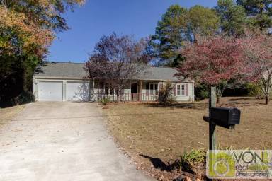 Main picture of 215 Apple Branch Dr