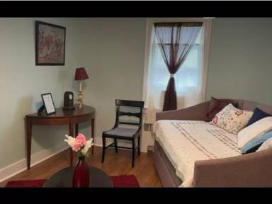 Main picture of 1222 E Main St