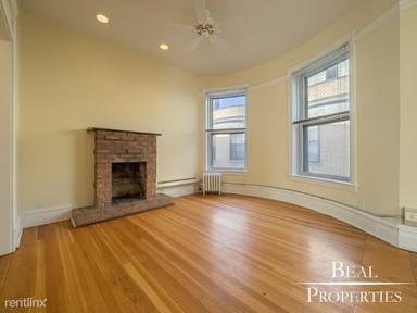 Main picture of 1218 N Dearborn St