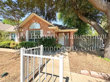 Main picture of 18 Country Club Pl
