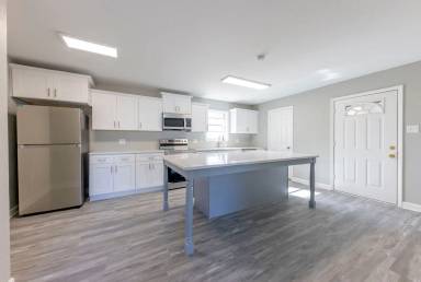 Main picture of 1809 W Center Ave