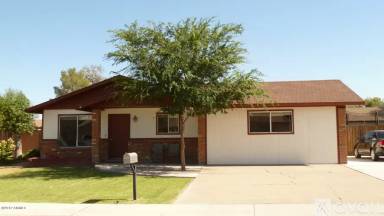 Main picture of 121 E Olive Ave