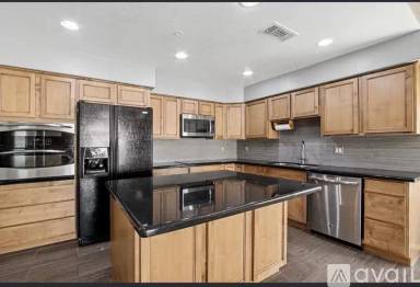 Main picture of 14261 N 101st St