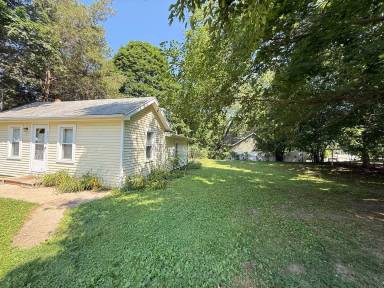 Main picture of 906 Helena Ave