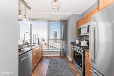 Main picture of 444 W Lake St