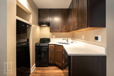 Main picture of 866 N High St